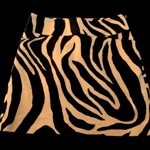 LOFT Dresses & Skirts - Animal print skirt.
